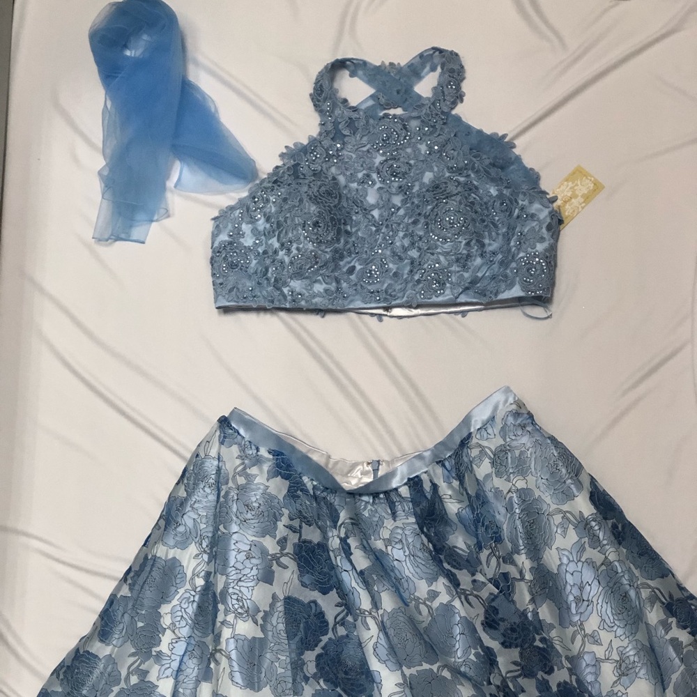 Eureka, Blue floral crop dress size 2xl